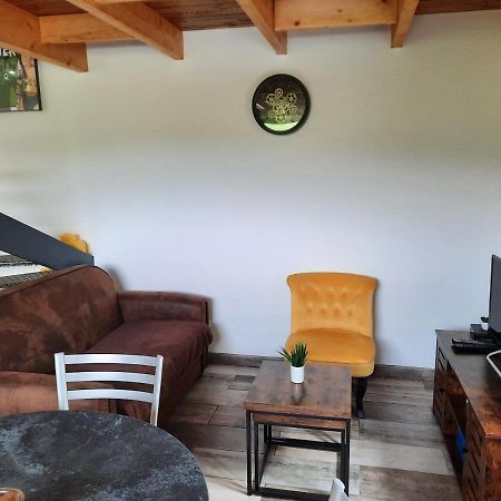 Chalet A L'Oree Du Bois Avec Parking Tournavaux Eksteriør bilde